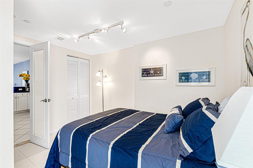 GOLDEN BAY CLUB CONDO - Residential