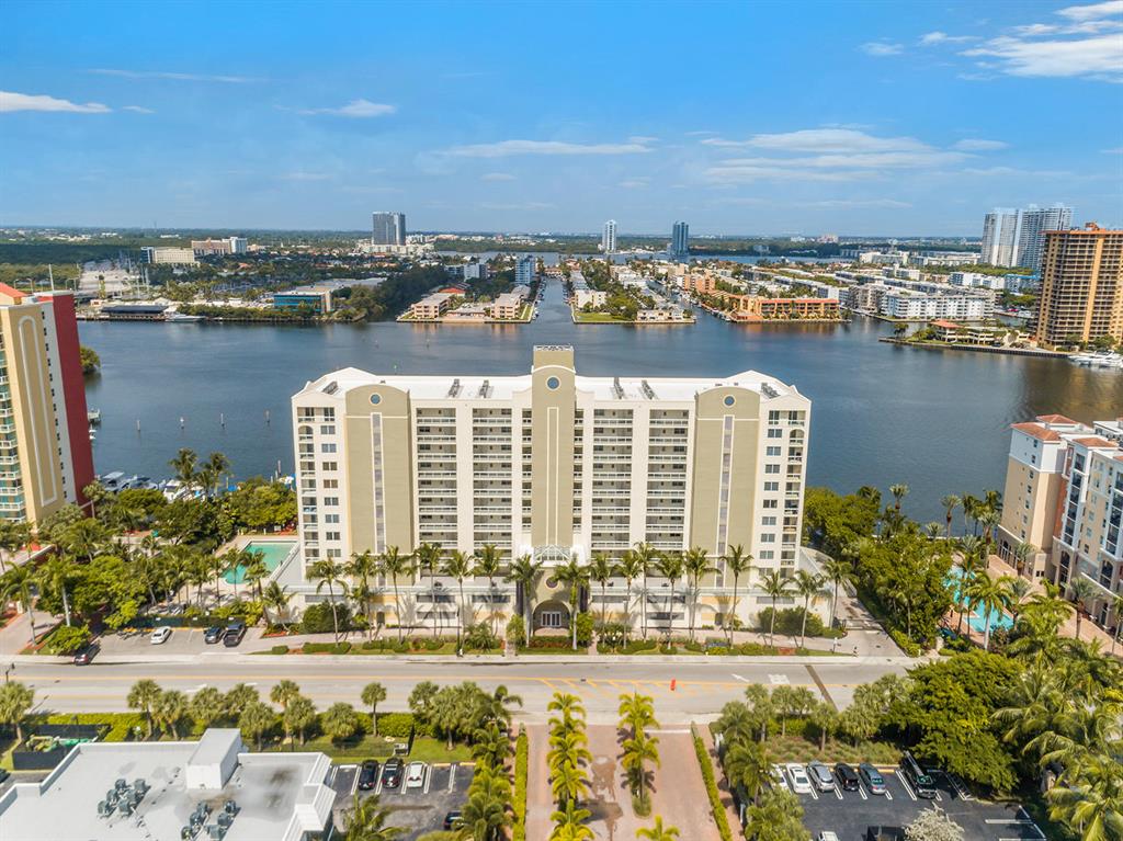 GOLDEN BAY CLUB CONDO - Residential