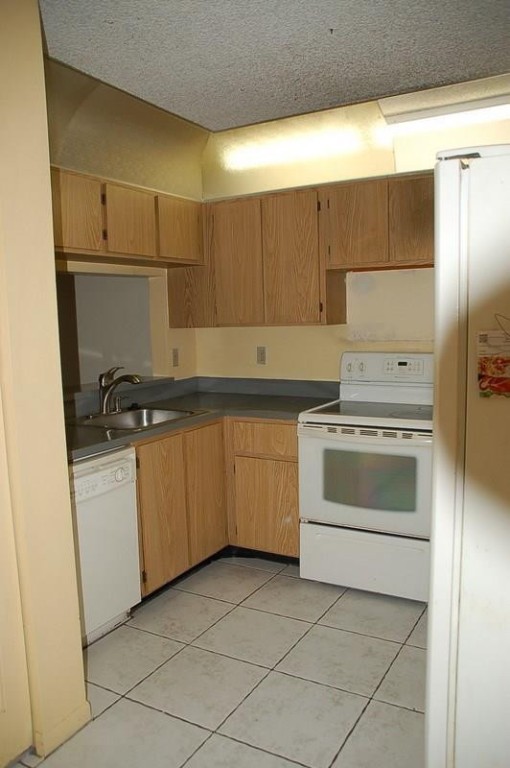 Quatraine at Jacaranda - Residential