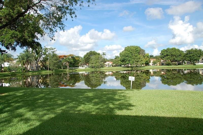 Quatraine at Jacaranda - Residential