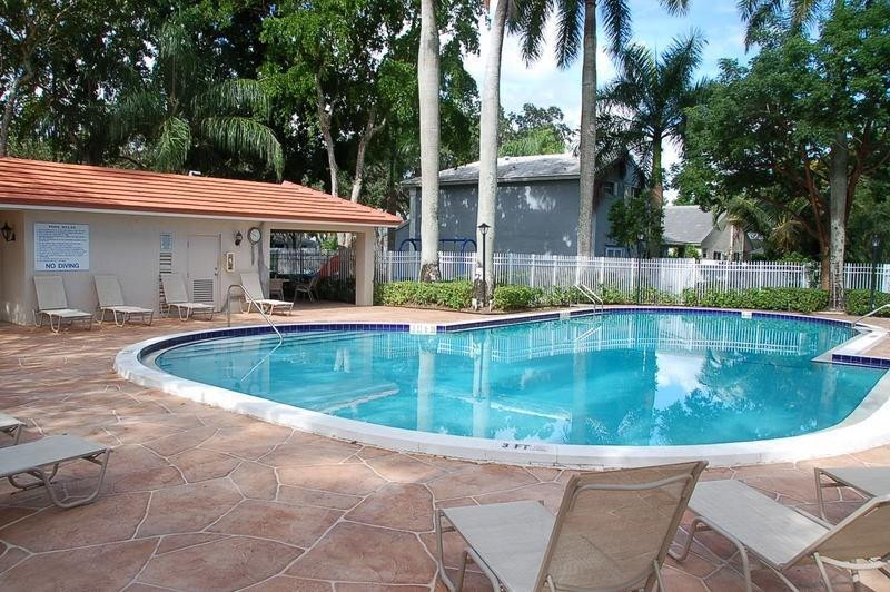 Quatraine at Jacaranda - Residential