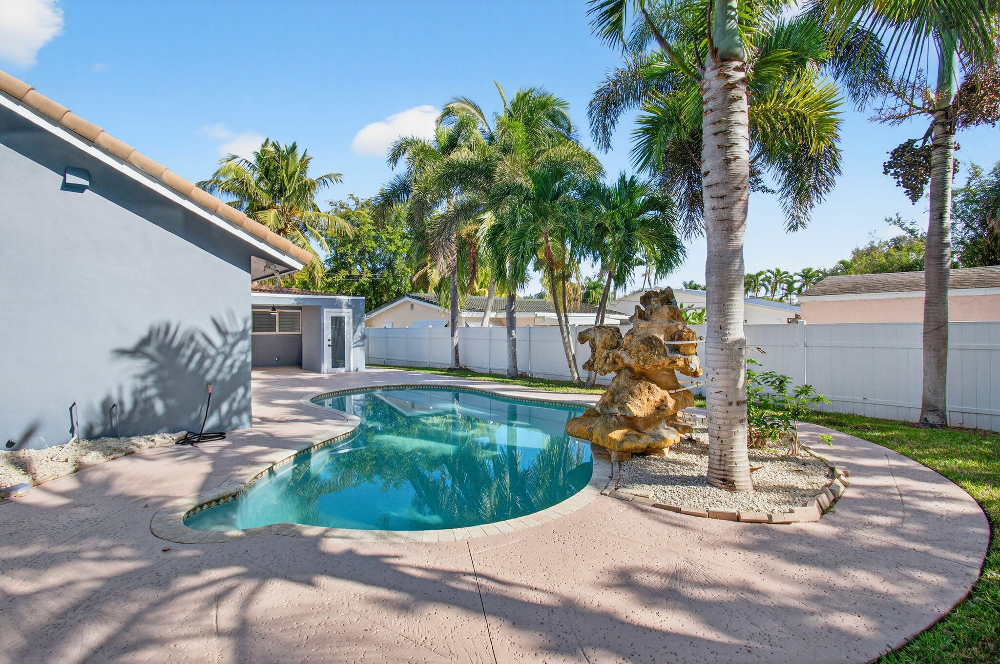 BOCA RATONE HGHTS - Residential