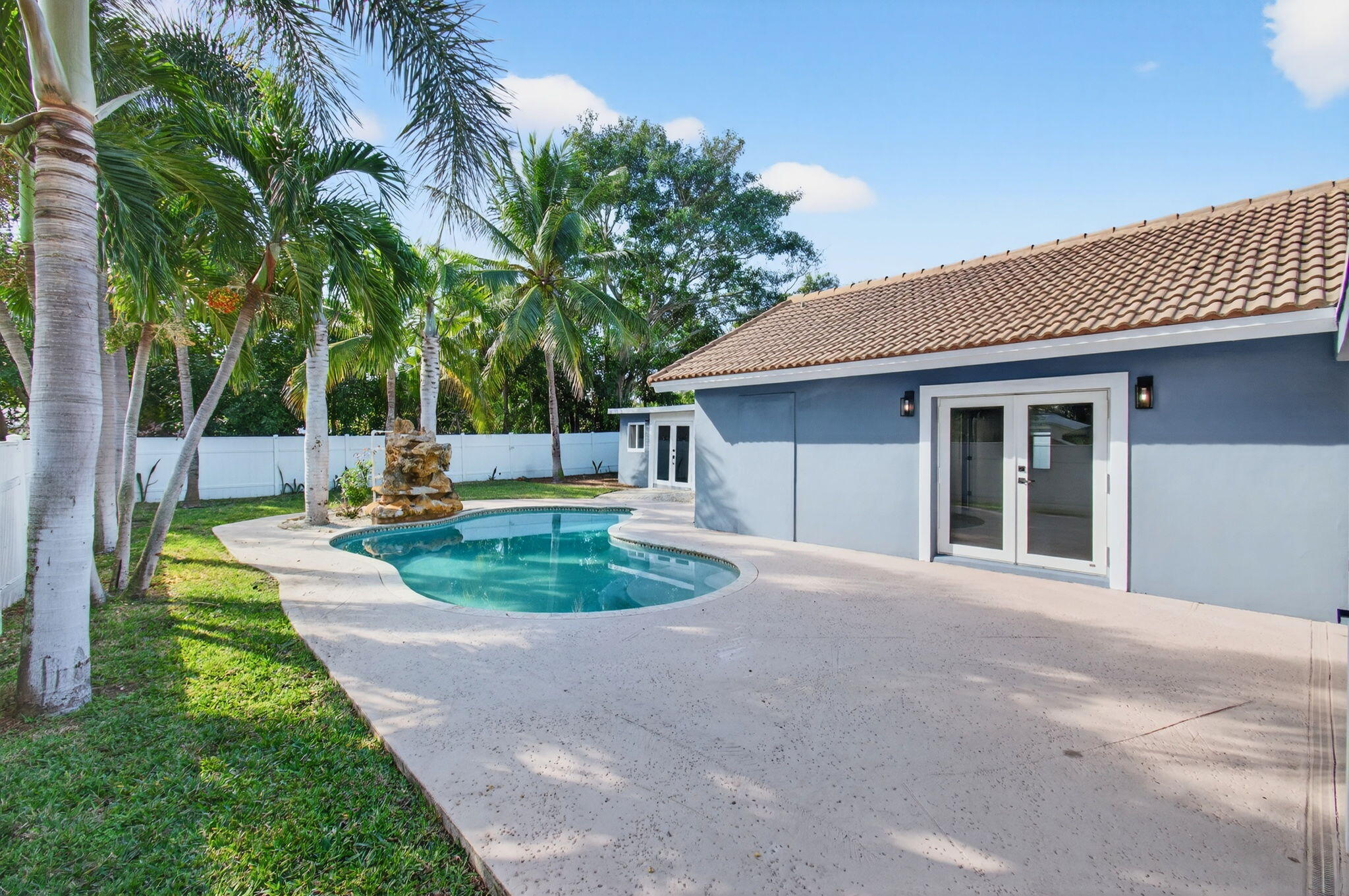 BOCA RATONE HGHTS - Residential