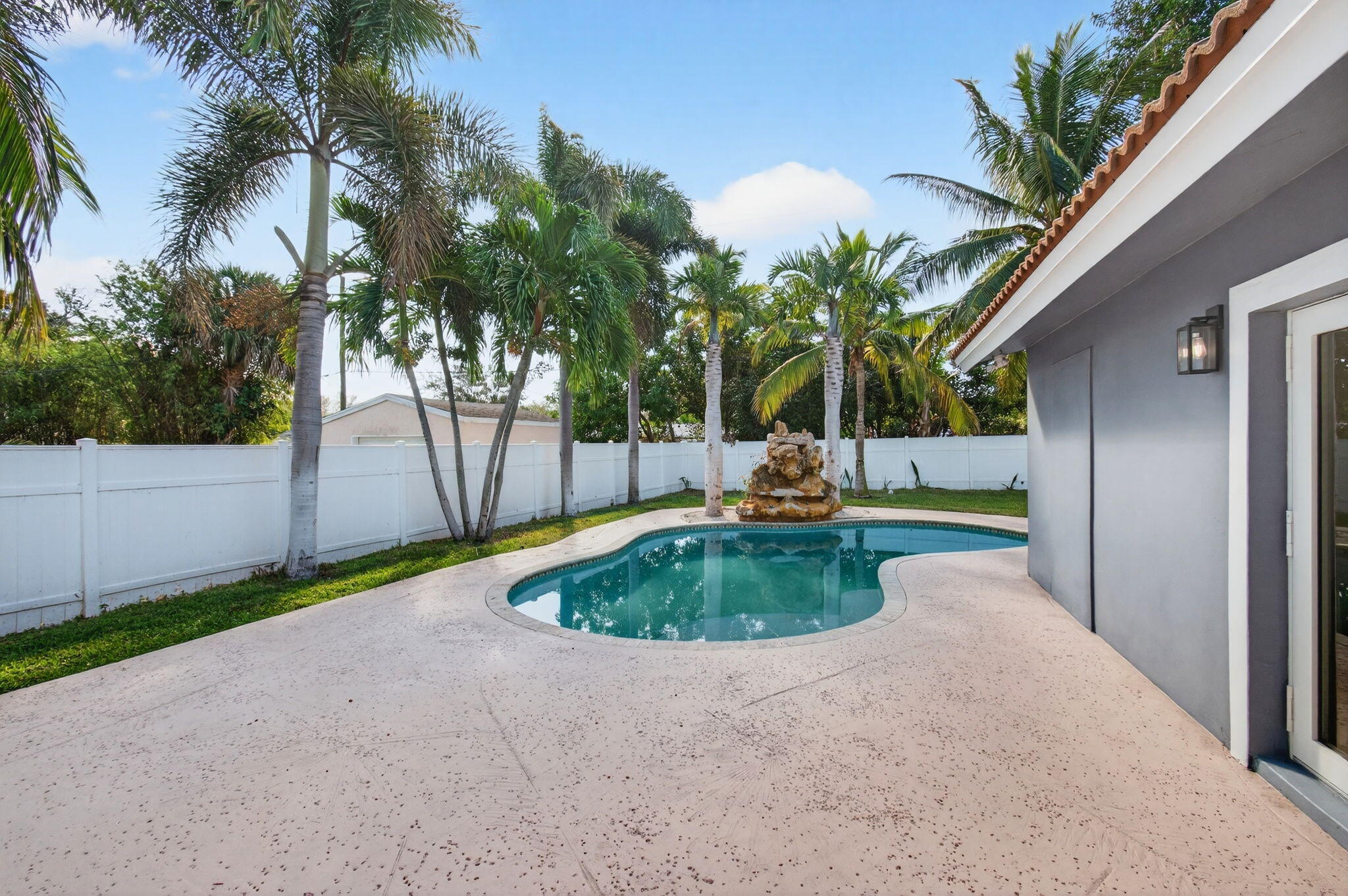 BOCA RATONE HGHTS - Residential