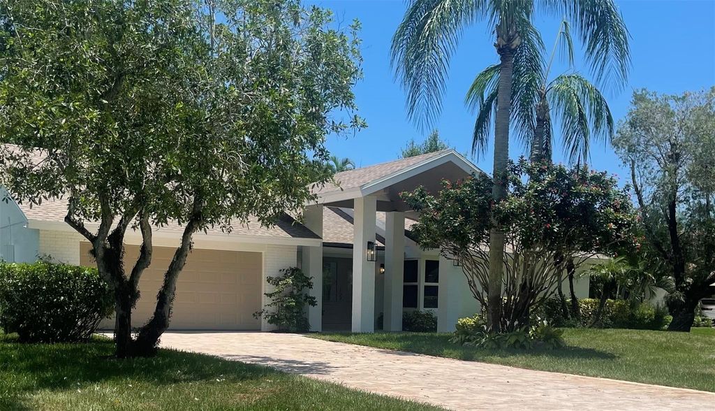 Photo of 6319 Brandon St, West Palm Beach, FL 33418 (MLS # F10512907)