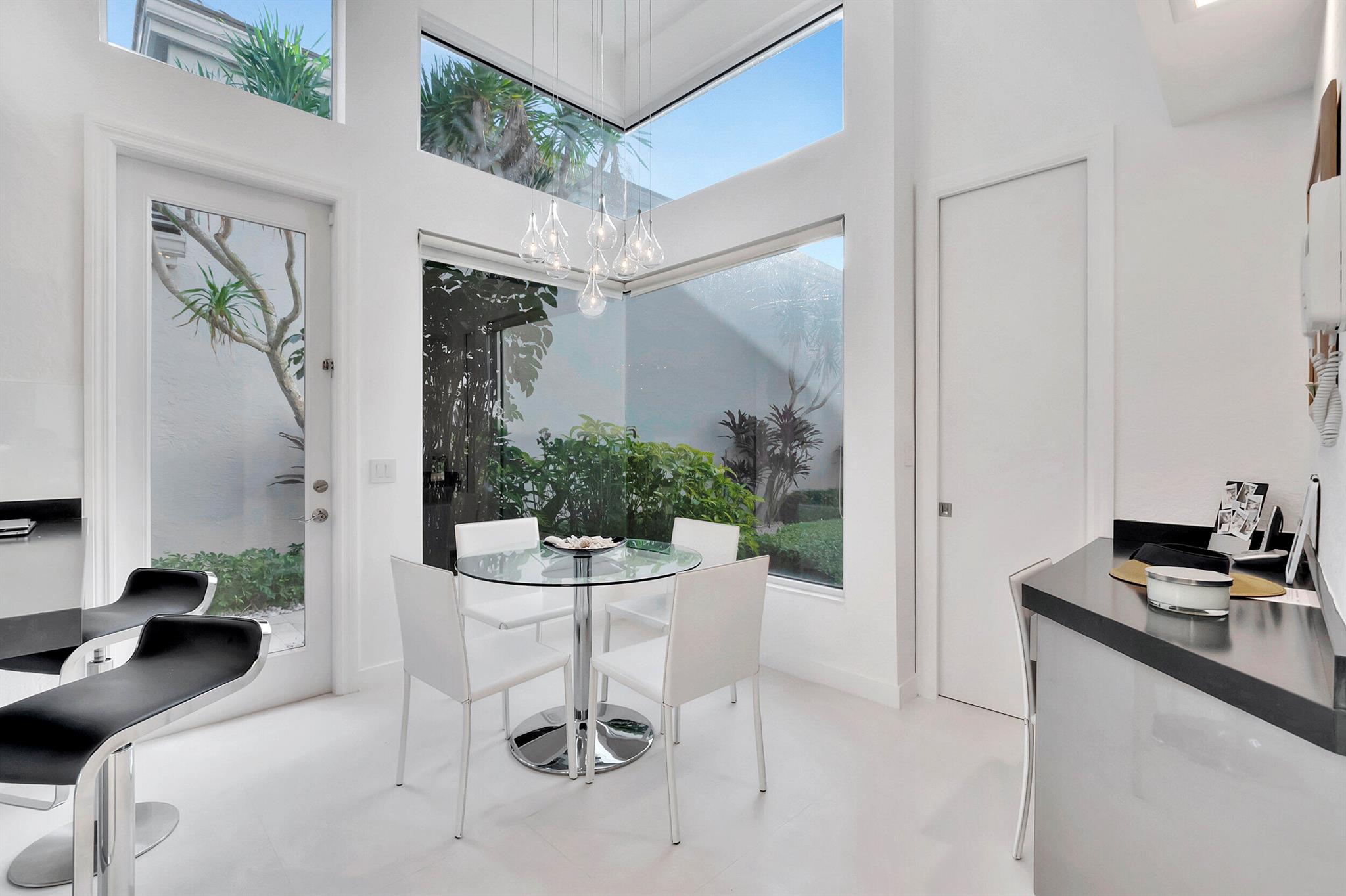 CLUBSIDE - Residential