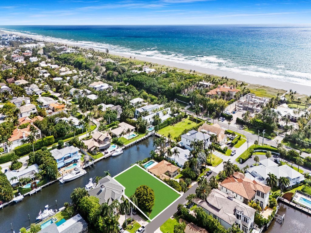Photo of 1027 Lewis Cove, Delray Beach, FL 33483 (MLS # B26019214)