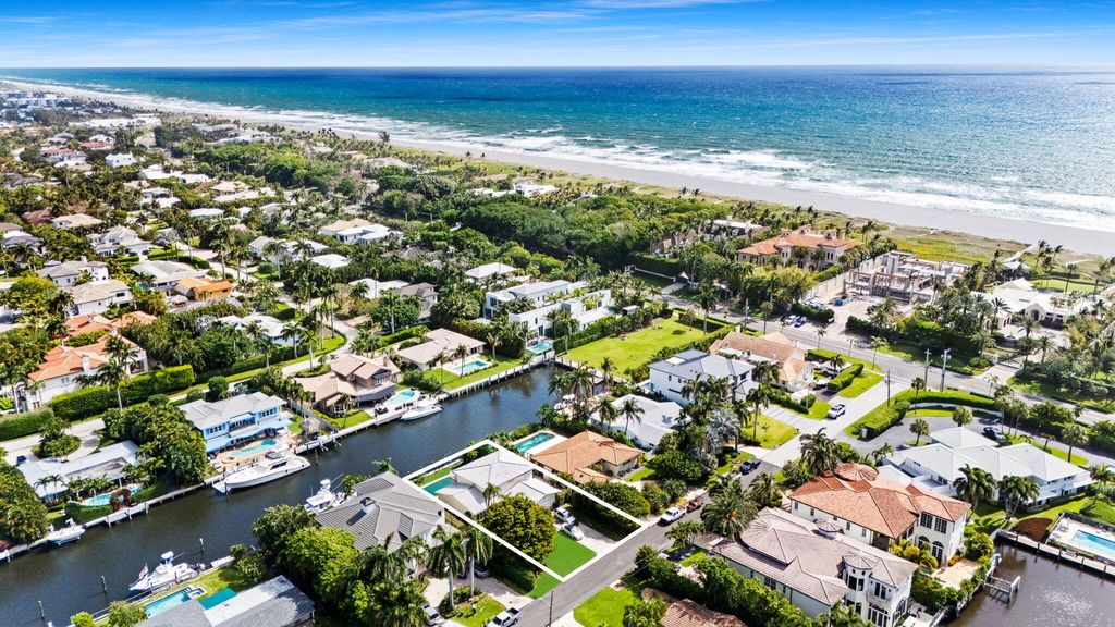 Photo of 1027 Lewis Cove, Delray Beach, FL 33483 (MLS # B26019214)