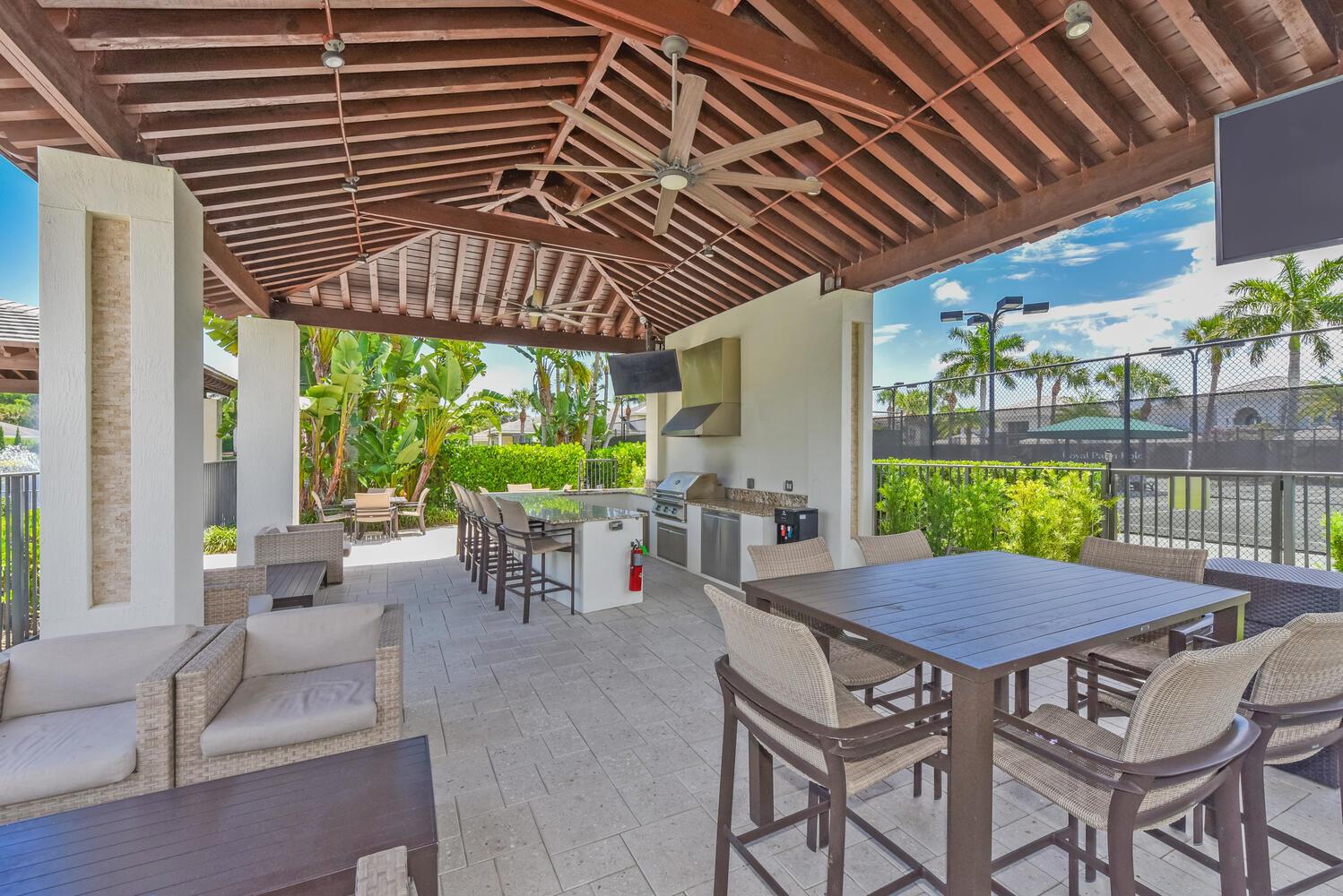 ROYAL PALM POLO PLAT - Residential Lease