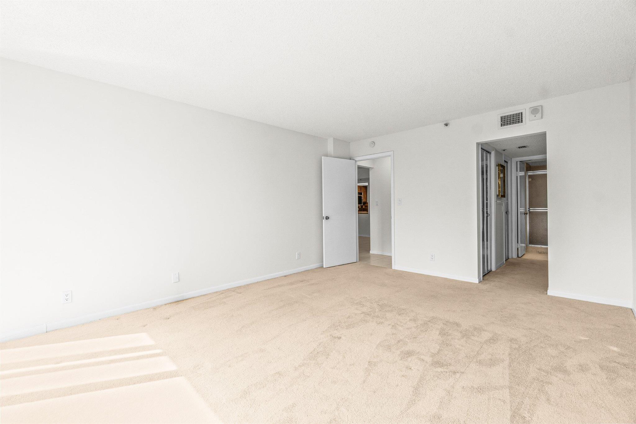 GLENS CONDO - Residential