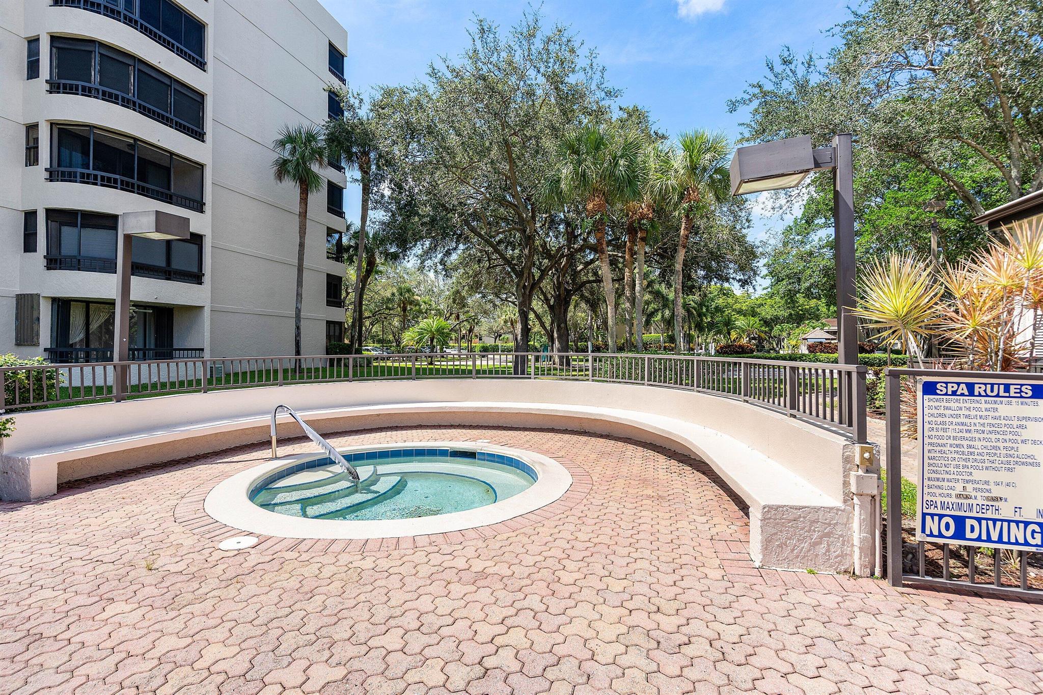 GLENS CONDO - Residential