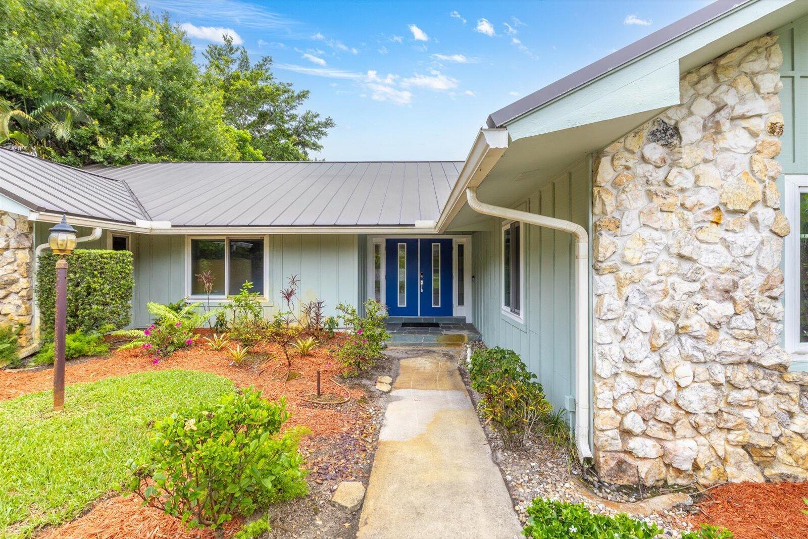 1614 SW Saint Andrews Drive