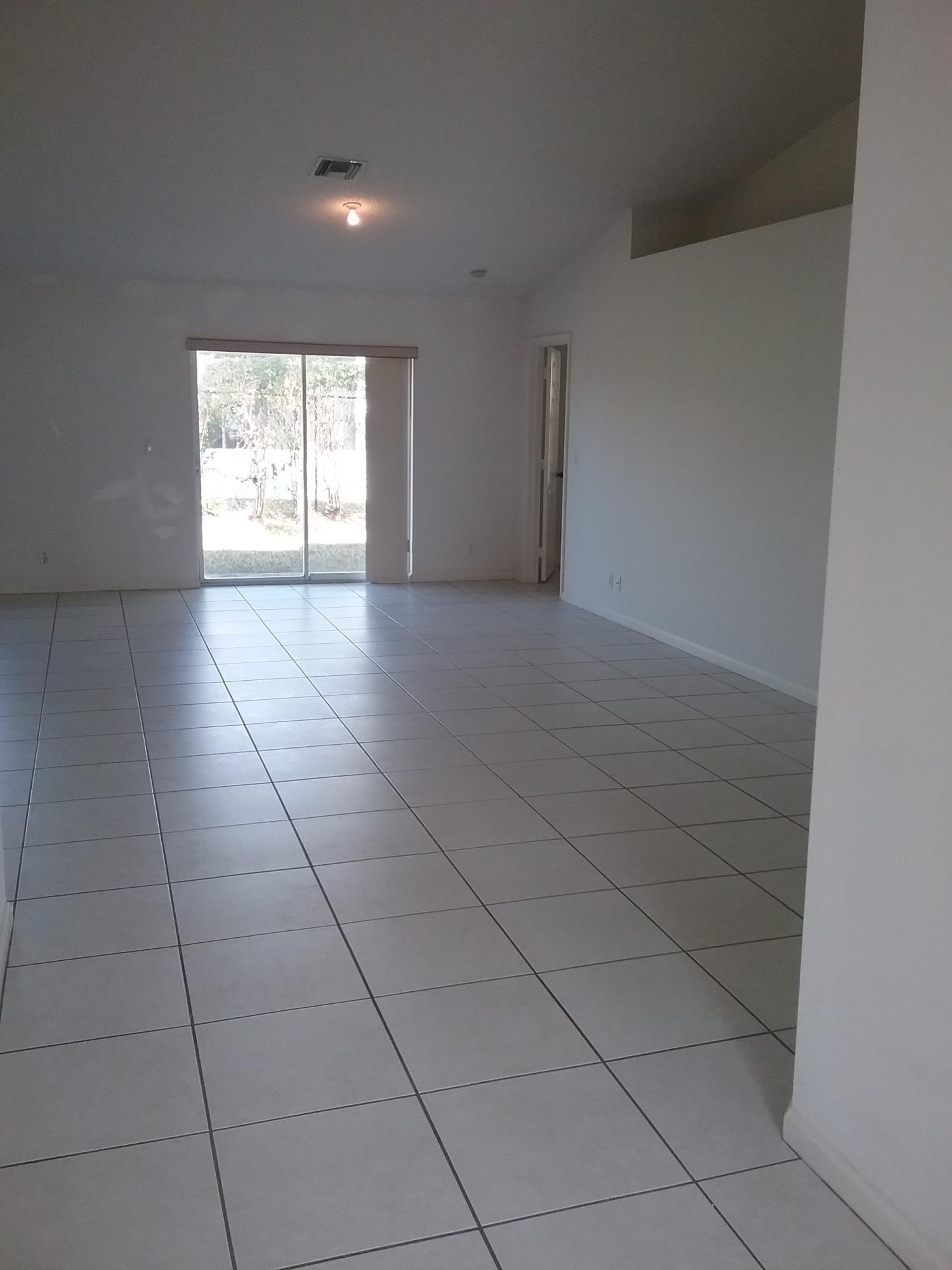 OLIVE TREE PAR 6C - Residential Lease