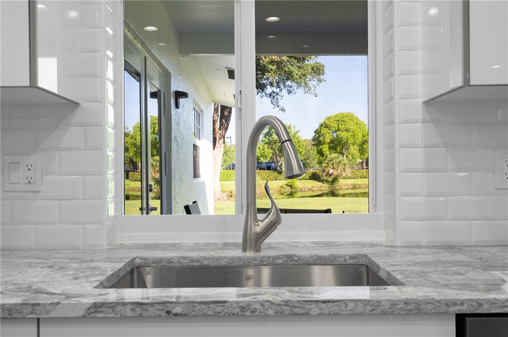 Lauderdale West 3 Sec 83- - Residential