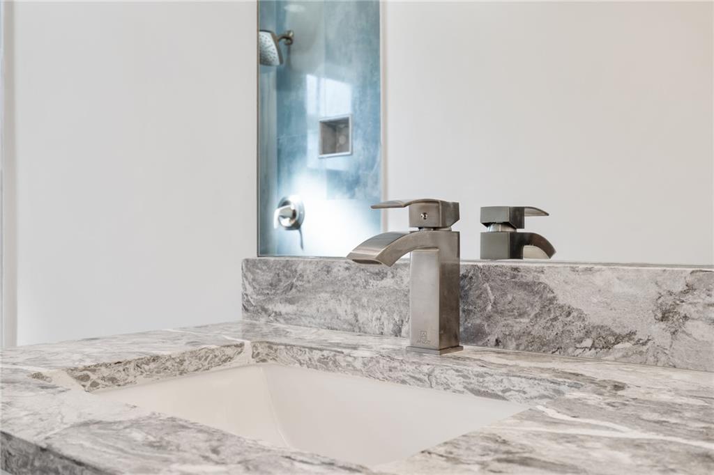Lauderdale West 3 Sec 83- - Residential