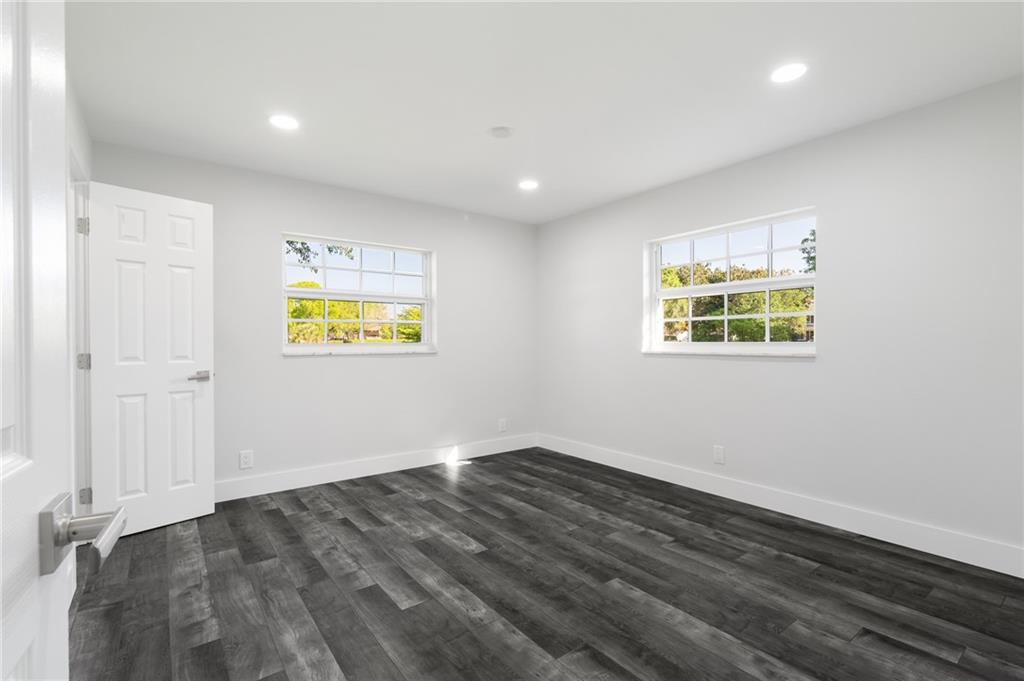 Lauderdale West 3 Sec 83- - Residential