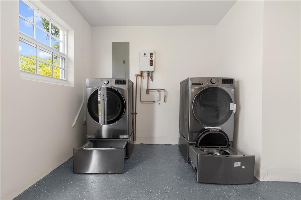 Lauderdale West 3 Sec 83- - Residential