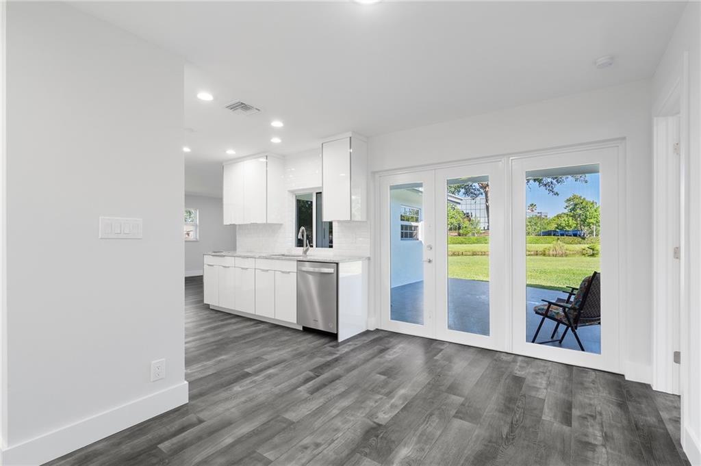 Lauderdale West 3 Sec 83- - Residential