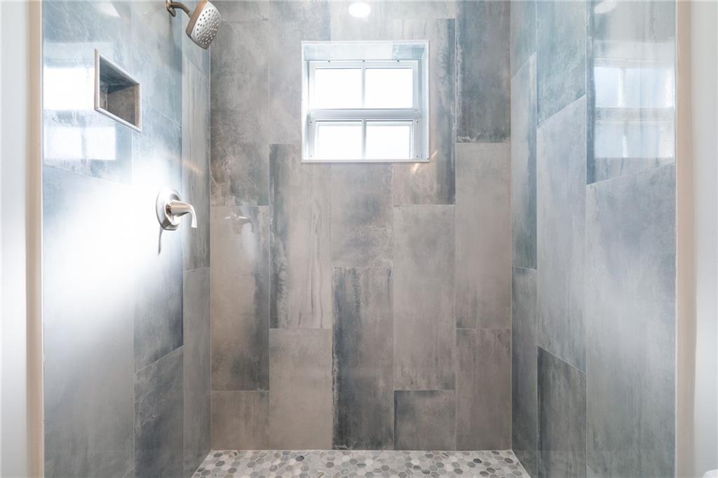 Lauderdale West 3 Sec 83- - Residential