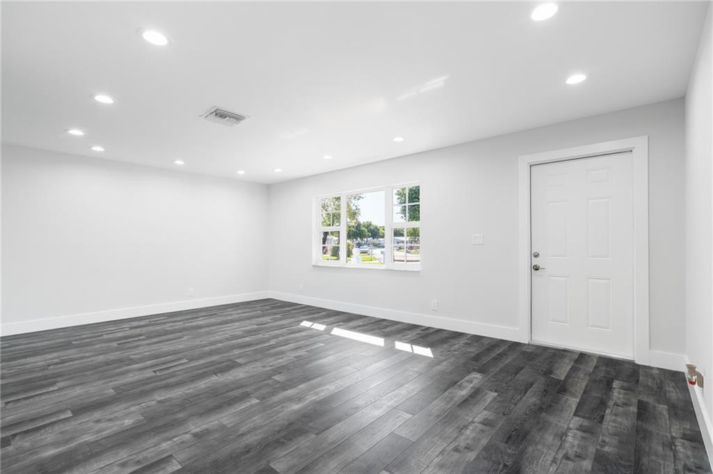 Lauderdale West 3 Sec 83- - Residential