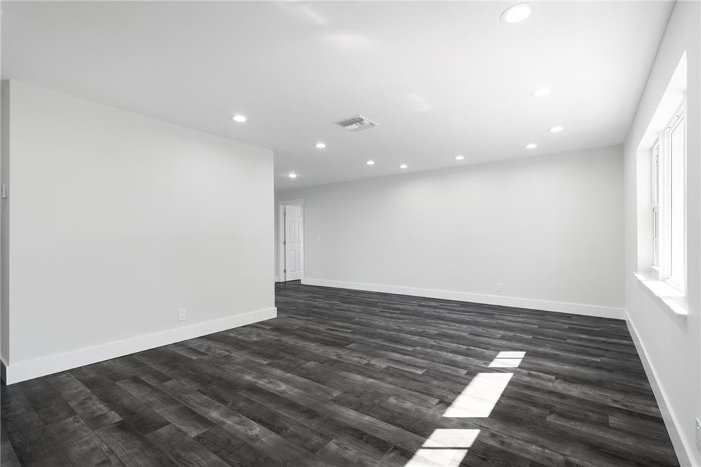 Lauderdale West 3 Sec 83- - Residential