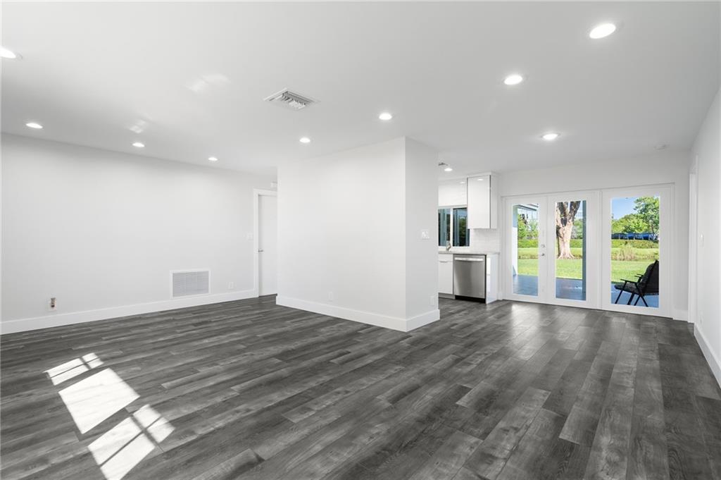 Lauderdale West 3 Sec 83- - Residential