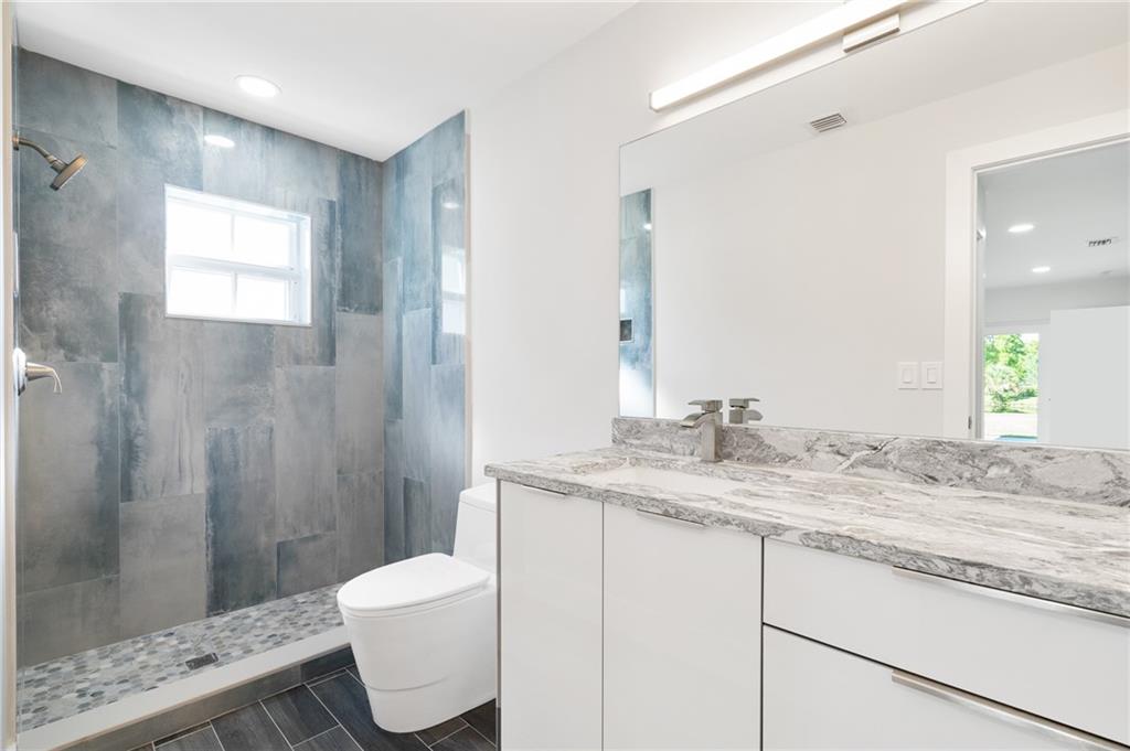 Lauderdale West 3 Sec 83- - Residential