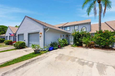 Property photo of 6167 Se Georgetown Place, Hobe Sound, FL 33455