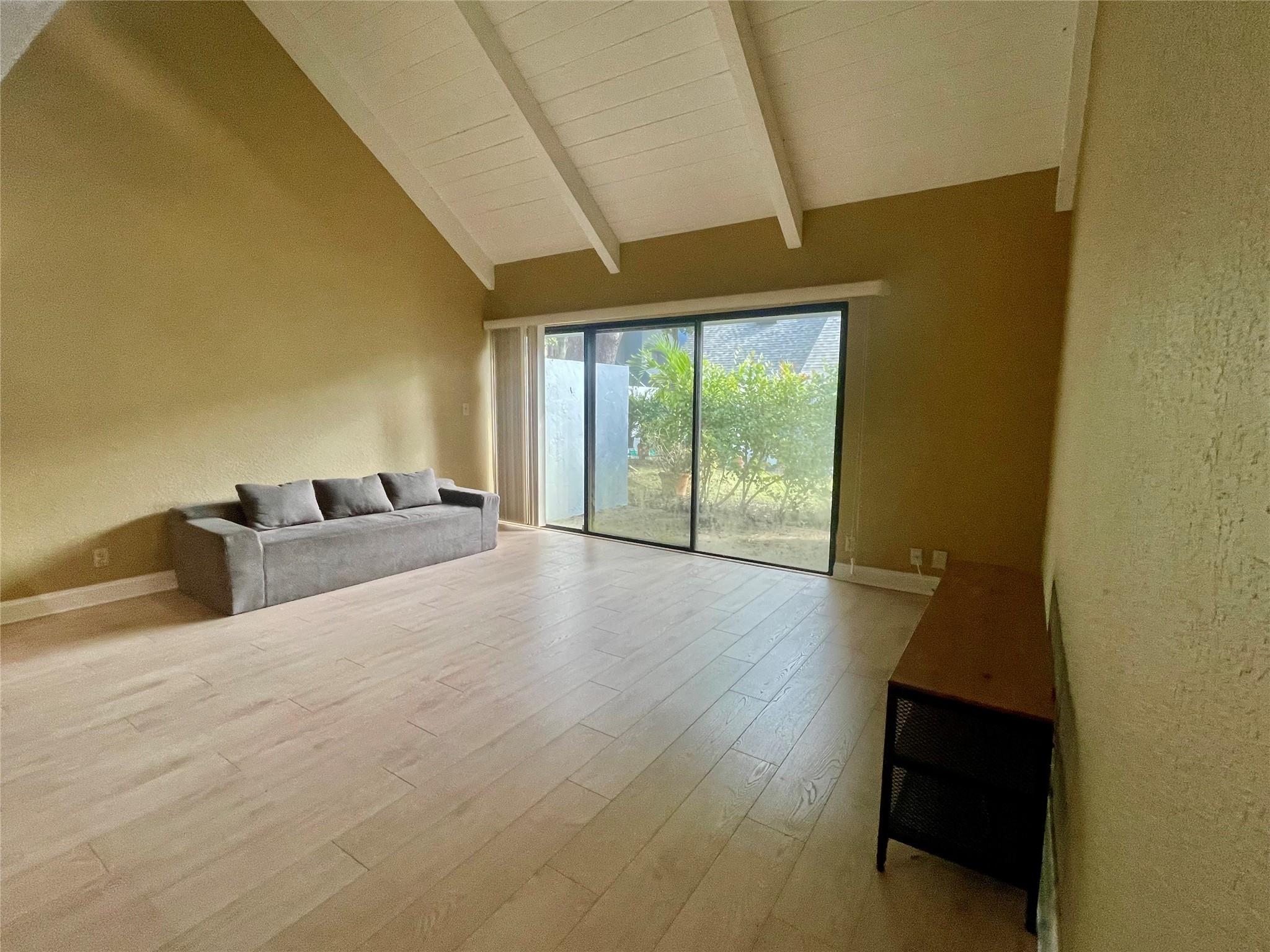 The Racquet Club Of Deer - Residential Lease