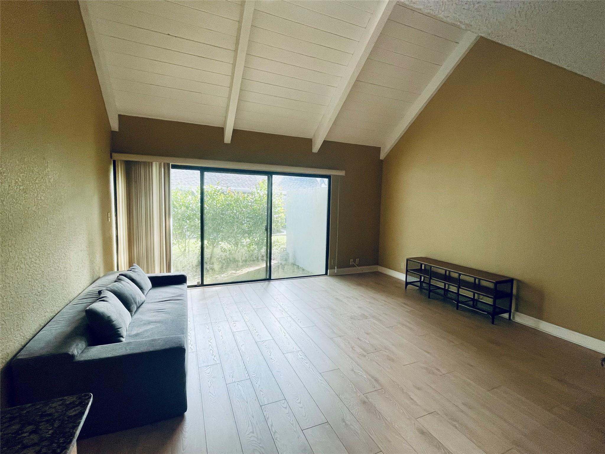 The Racquet Club Of Deer - Residential Lease