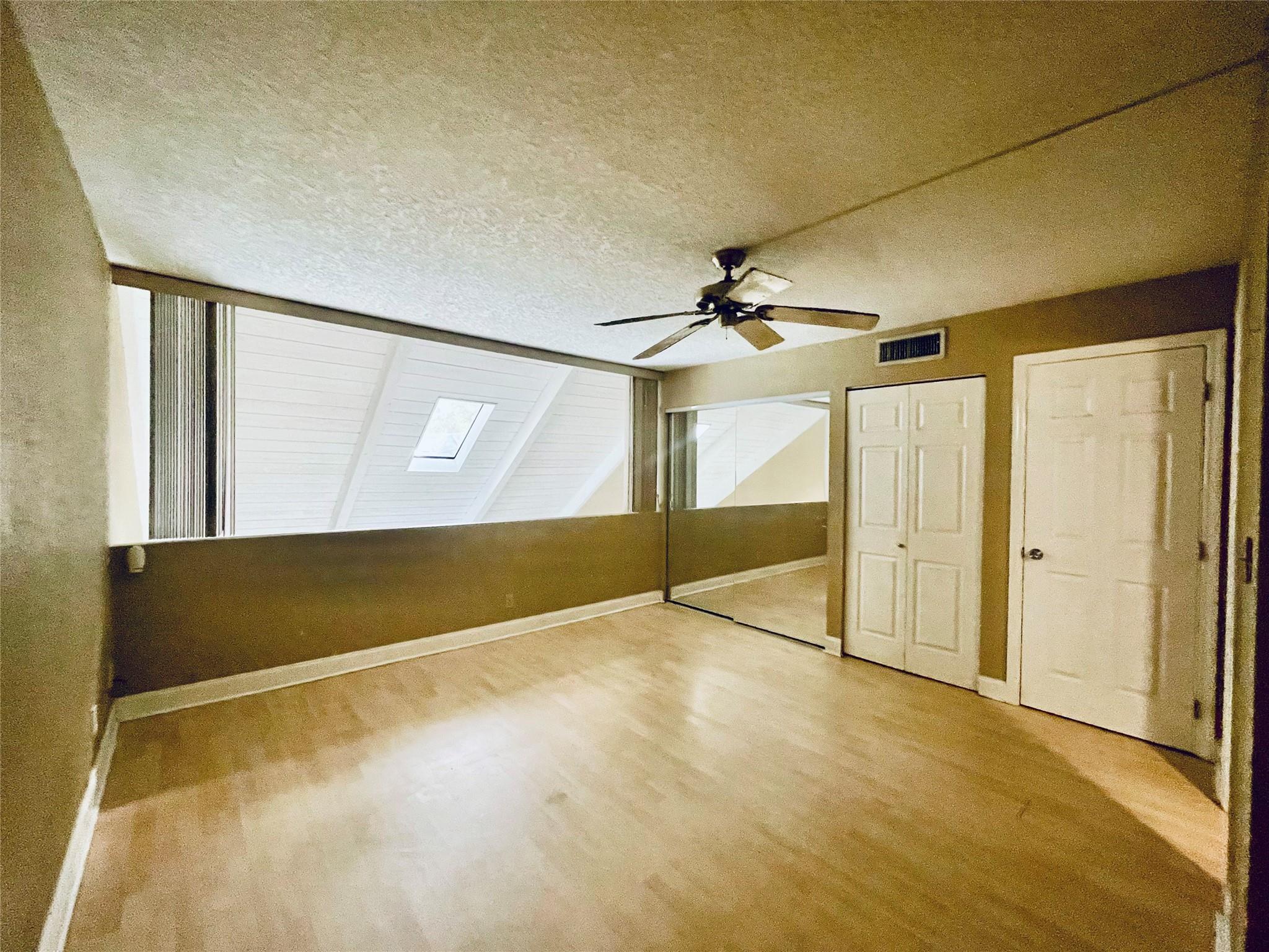 The Racquet Club Of Deer - Residential Lease