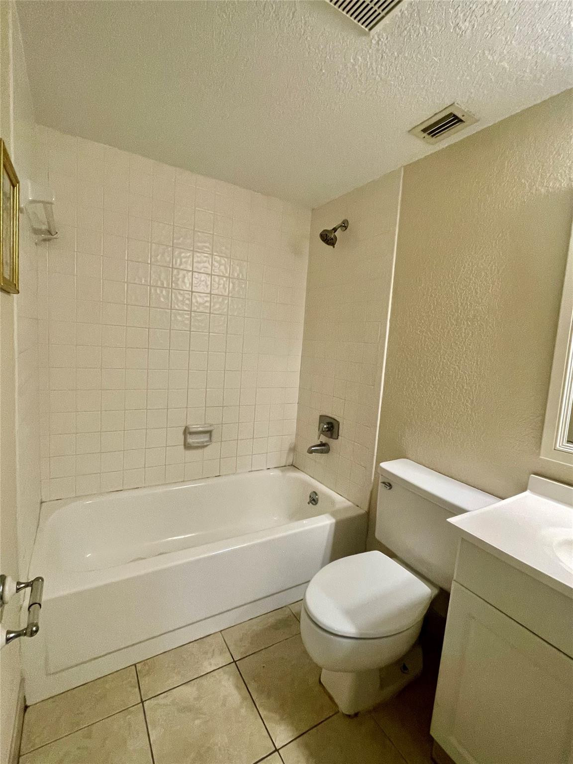 The Racquet Club Of Deer - Residential Lease