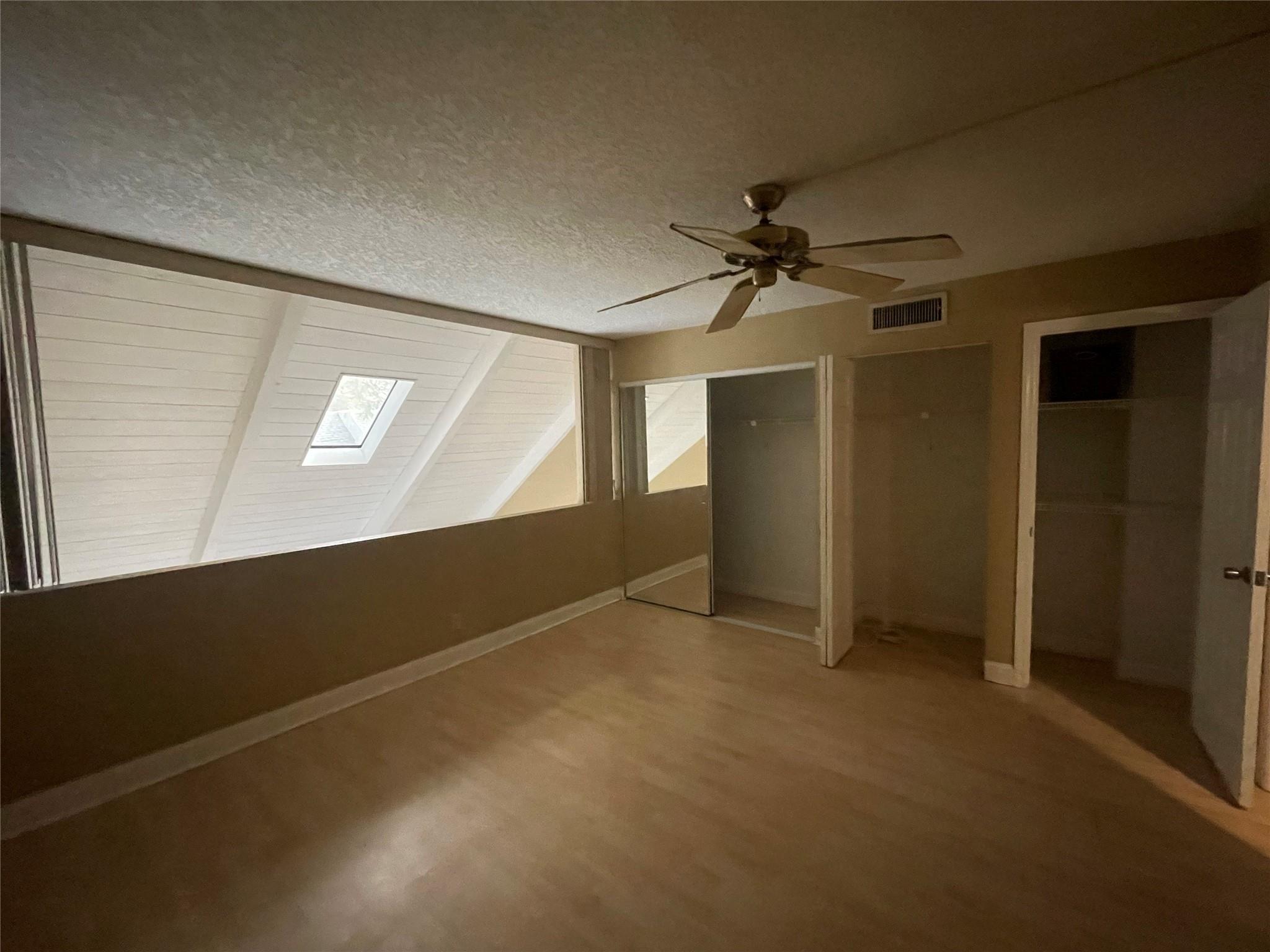 The Racquet Club Of Deer - Residential Lease