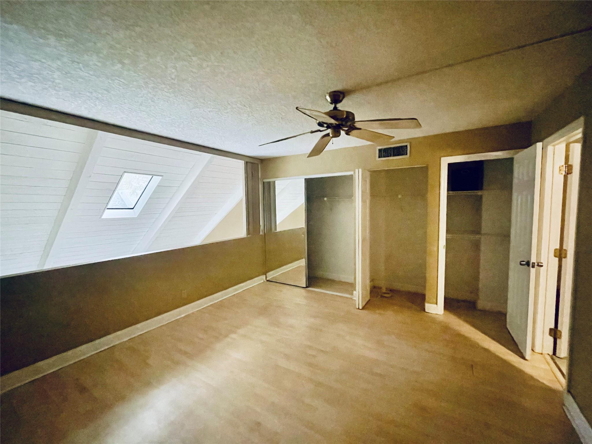 The Racquet Club Of Deer - Residential Lease