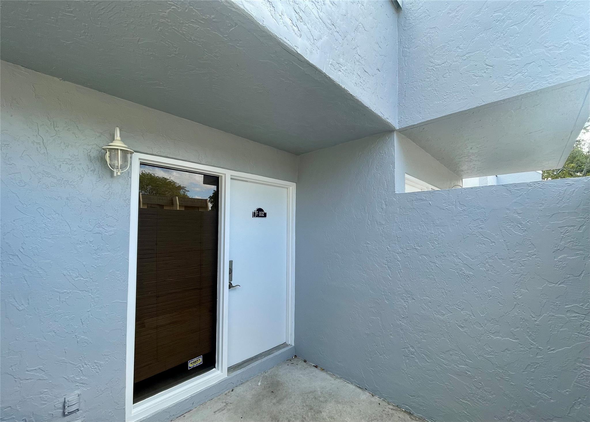 The Racquet Club Of Deer - Residential Lease