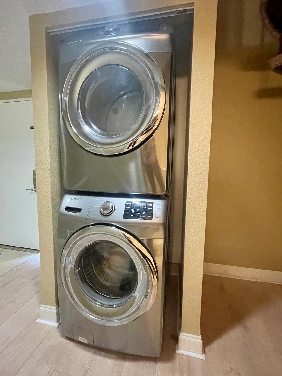 The Racquet Club Of Deer - Residential Lease