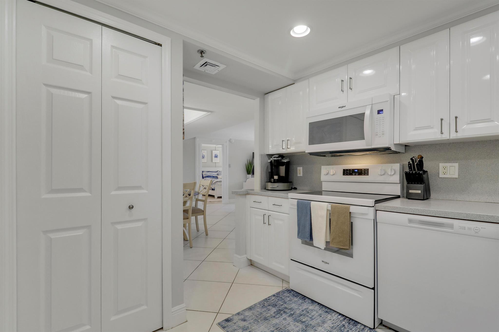 OCEAN TRAIL CONDO I - Residential Lease