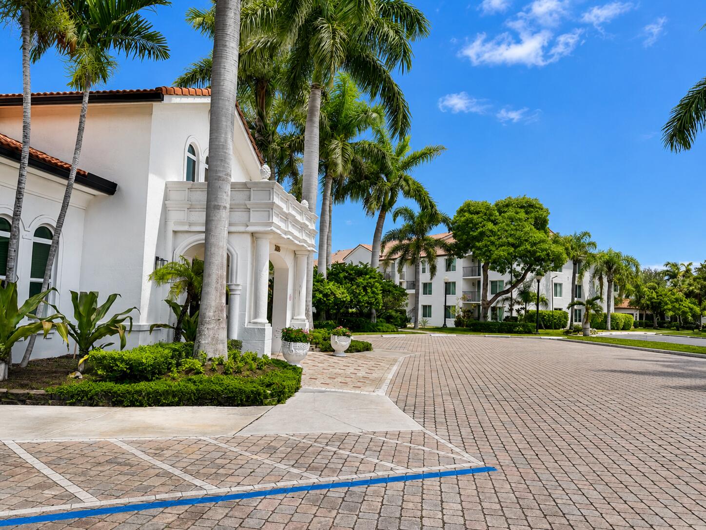 106 VILLA Circle 106