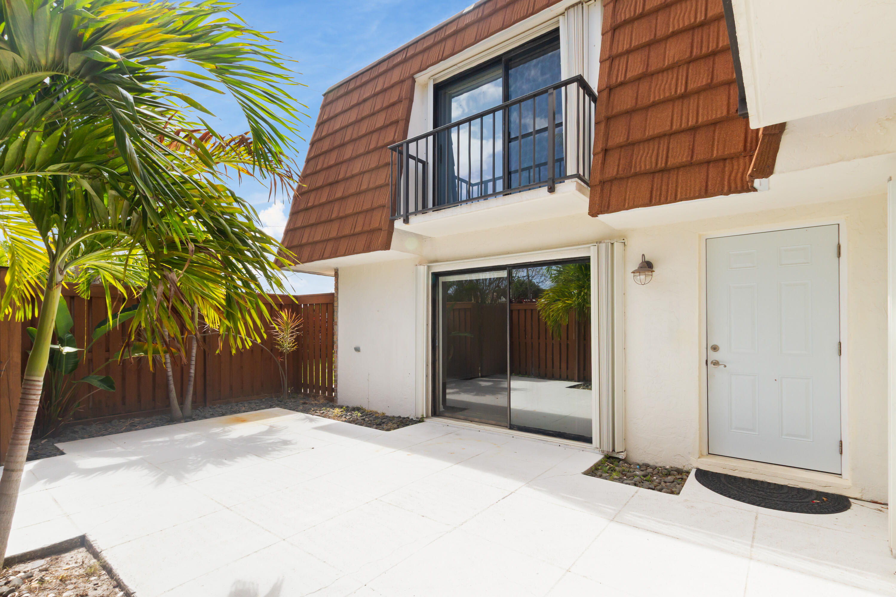 TEQUESTA HILLS CONDO - Residential Lease