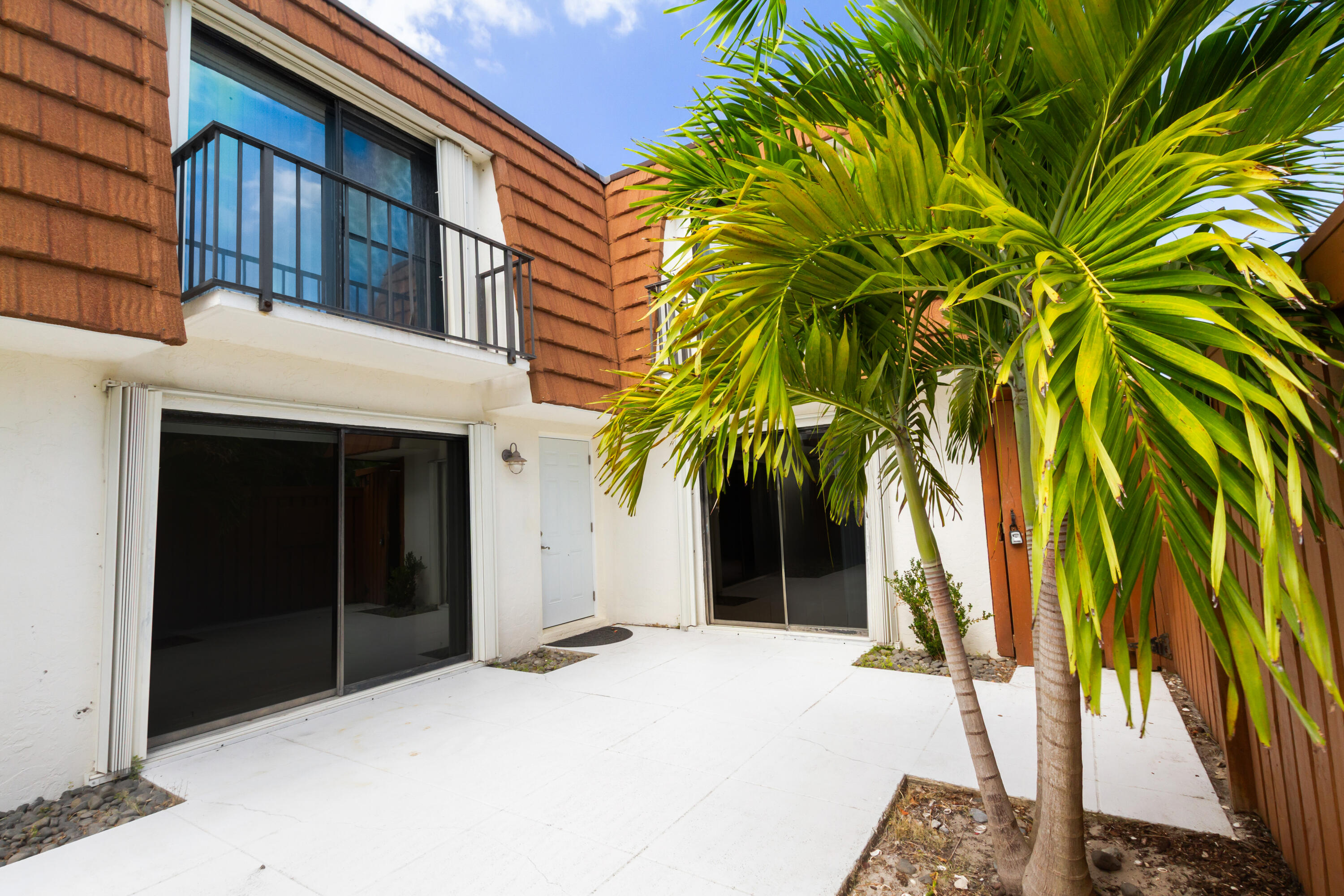 TEQUESTA HILLS CONDO - Residential Lease