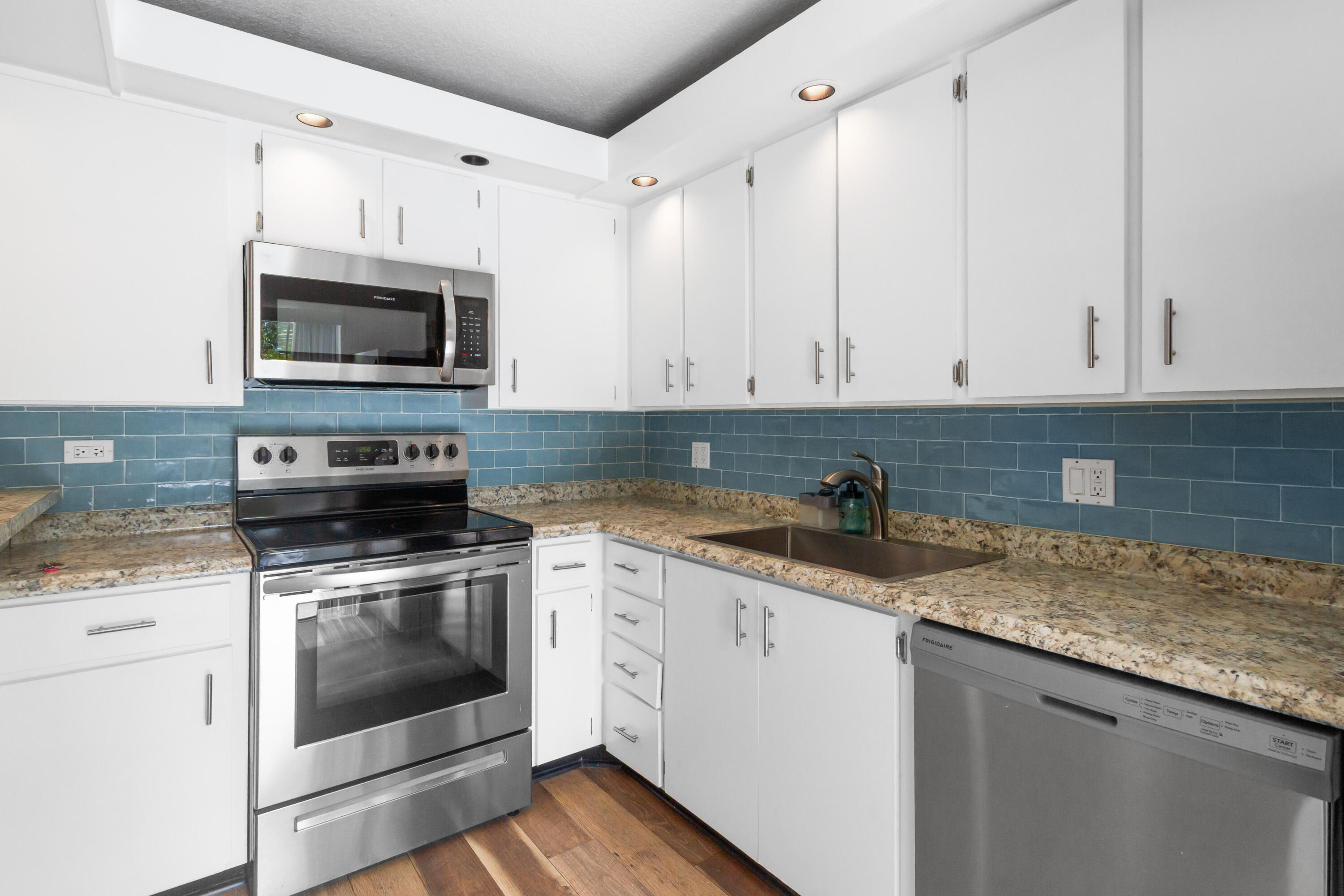 TEQUESTA HILLS CONDO - Residential Lease