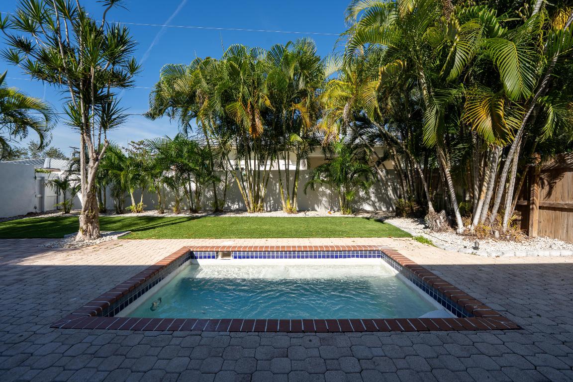 DELRAY MNR - Residential Lease