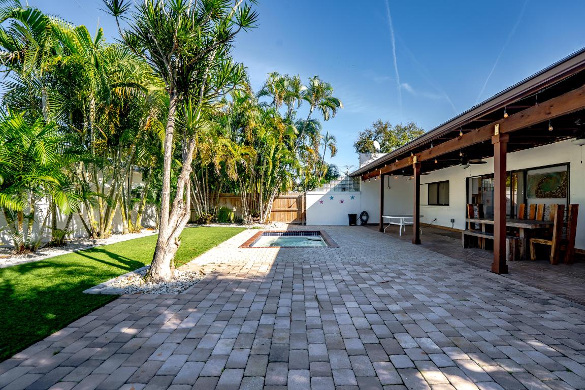 DELRAY MNR - Residential Lease