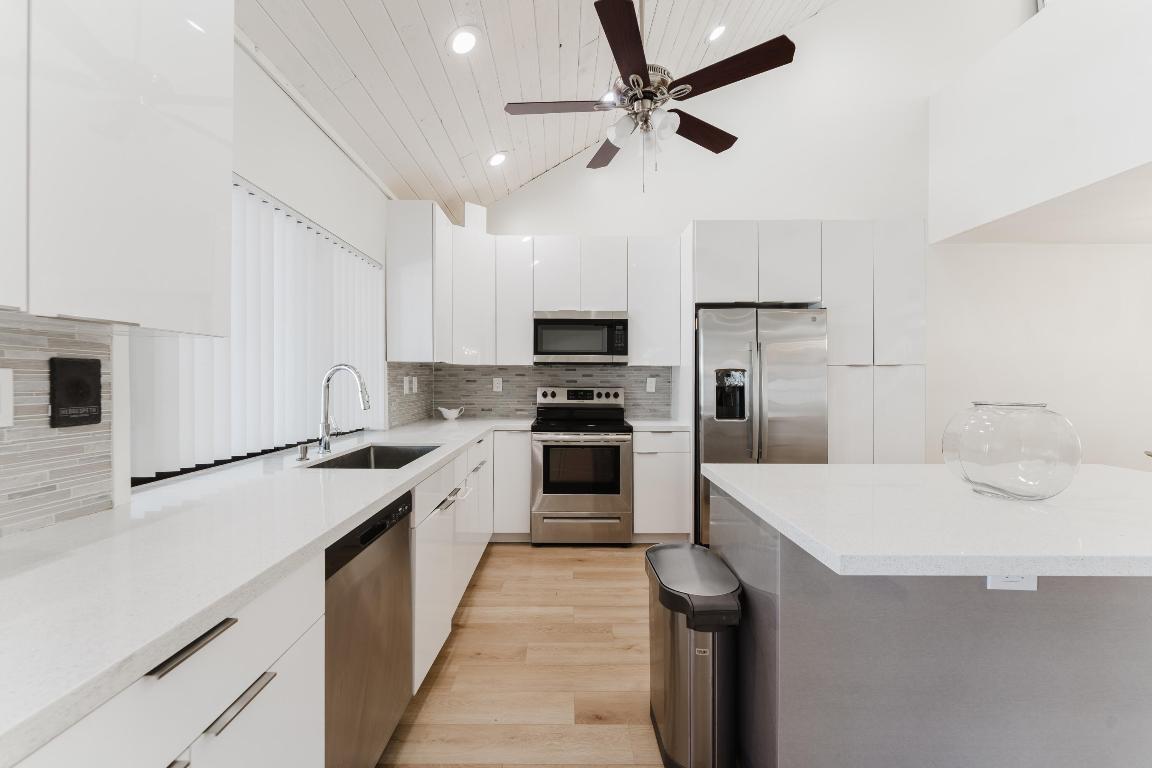 DELRAY MNR - Residential Lease