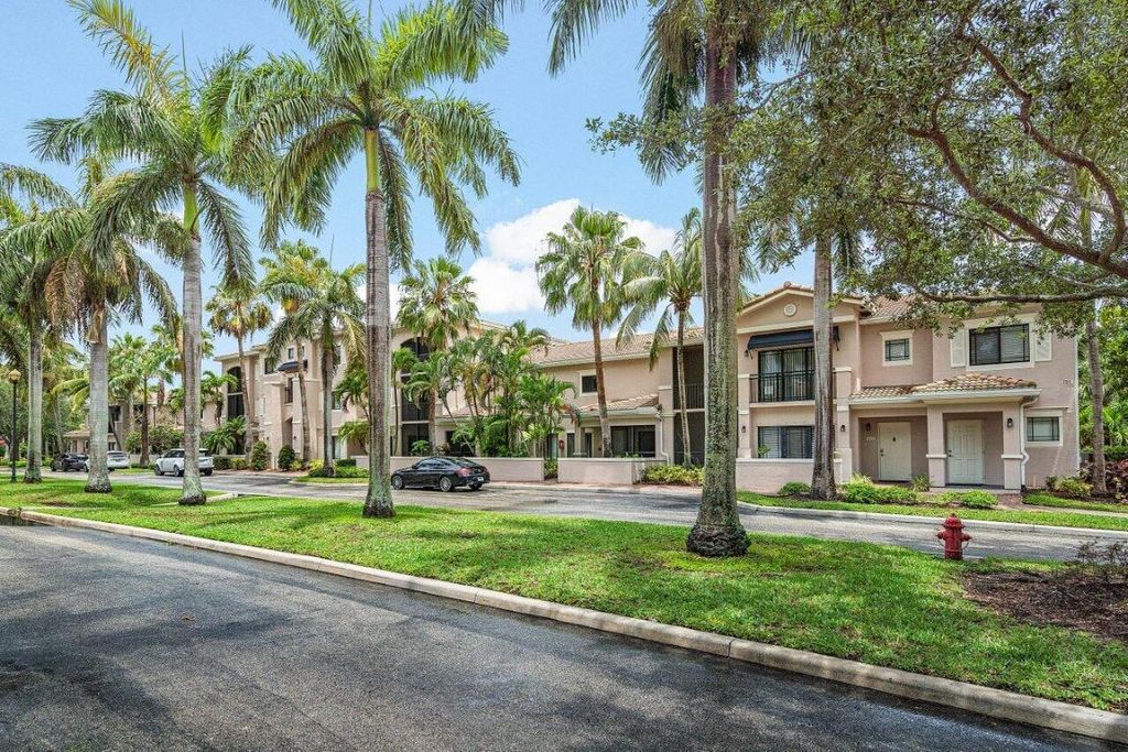 Photo of 2801 Sarento Place #110, Palm Beach Gardens, FL 33410 (MLS # R10997246)