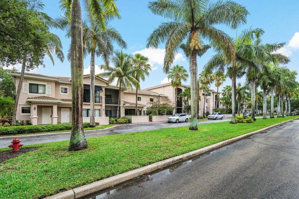 Photo of 2801 Sarento Place #110, Palm Beach Gardens, FL 33410 (MLS # R10997246)