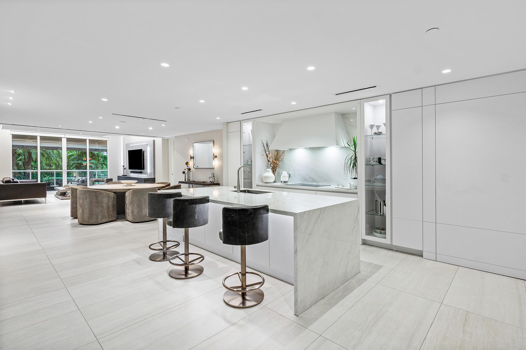 200 SE Mizner Boulevard 307