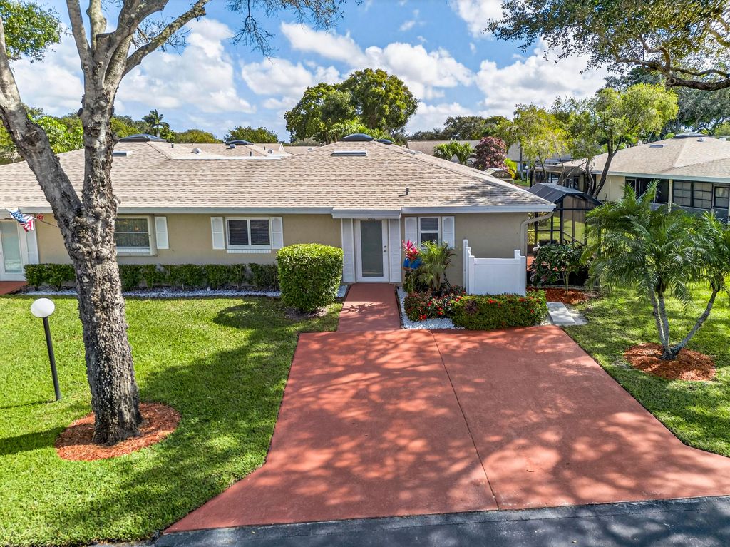 Photo of 18824 Candlewick Drive, Boca Raton, FL 33496 (MLS # B26020751)