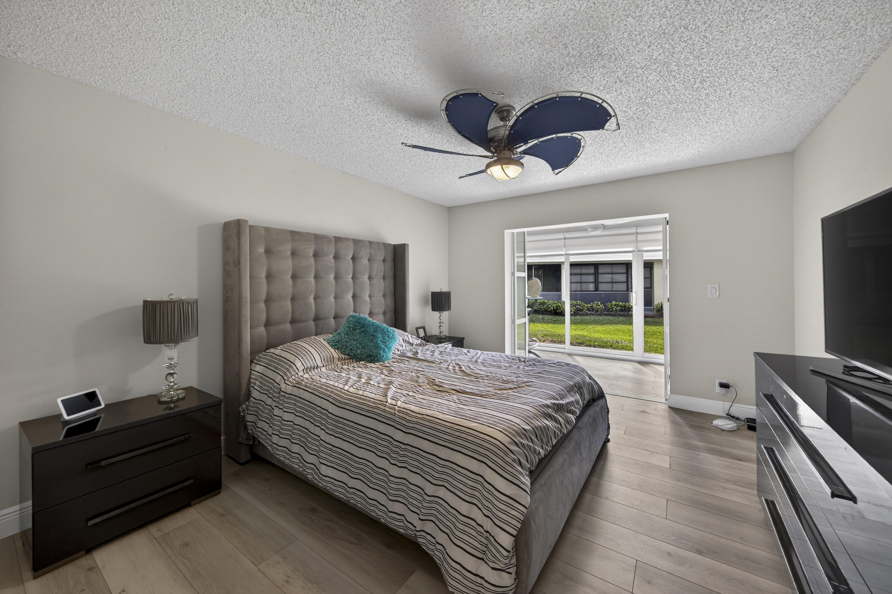 WHISPER WALK - Residential