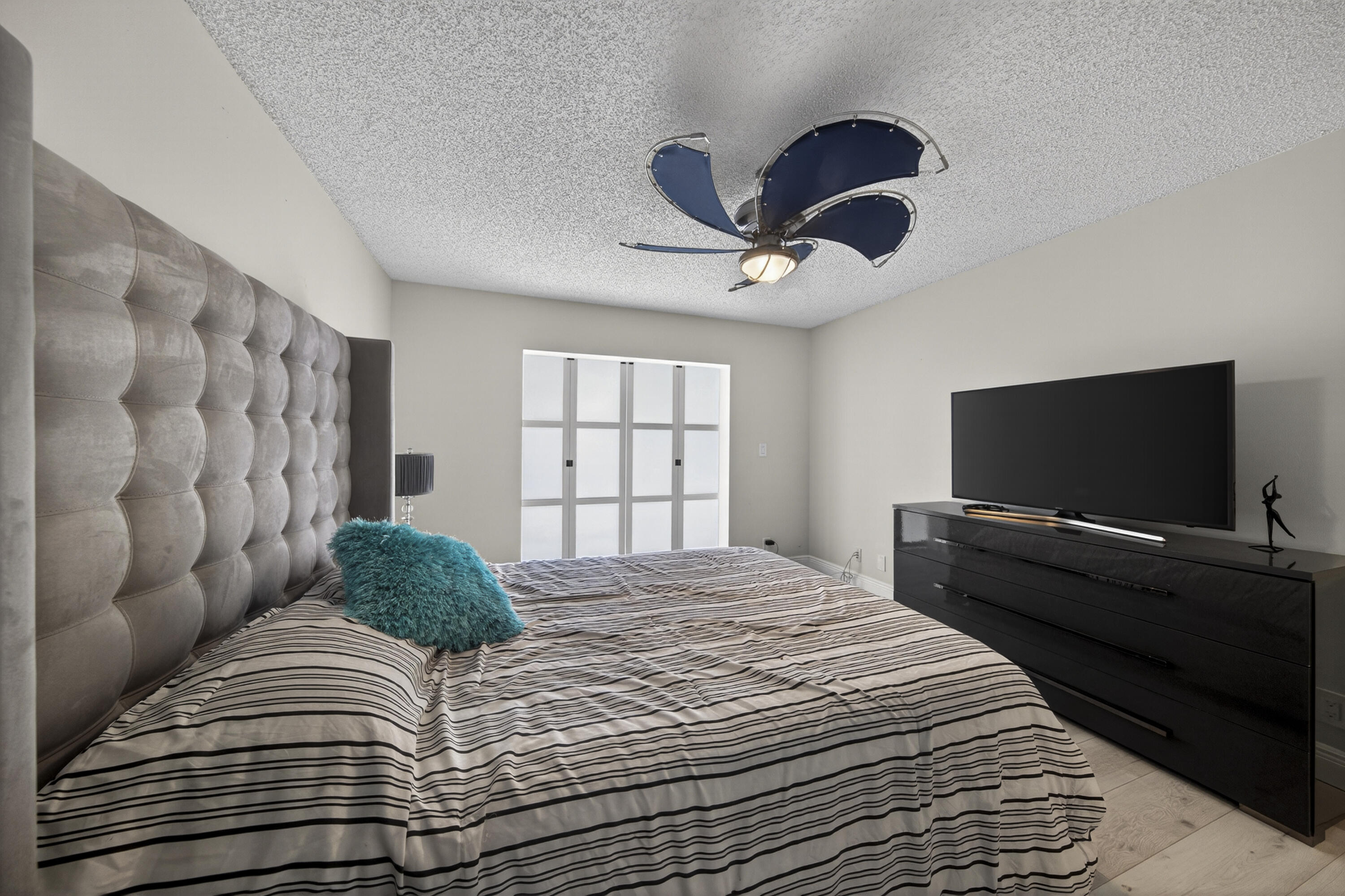 WHISPER WALK - Residential